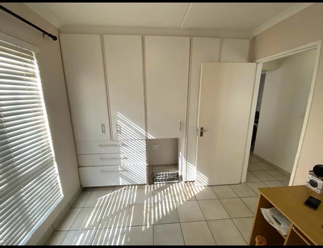 2 BEDROOM APARTMENT TO LET IN BURGUNDY ESTATE